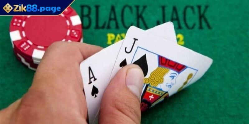 Xì Dách ZIK88 - Luật Chơi Và Bí Quyết Tăng Tỷ Lệ Thắng 3 Quan sát kỹ lá ngửa
